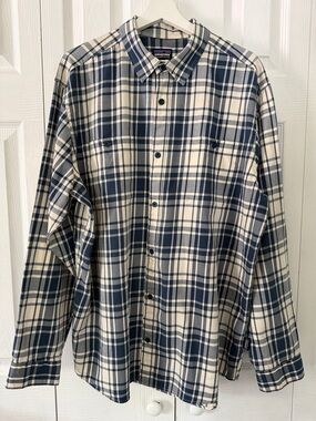 Patagonia Organic Cotton Men's Navy and Cream Plaid Button-Down Shirt Sz XL